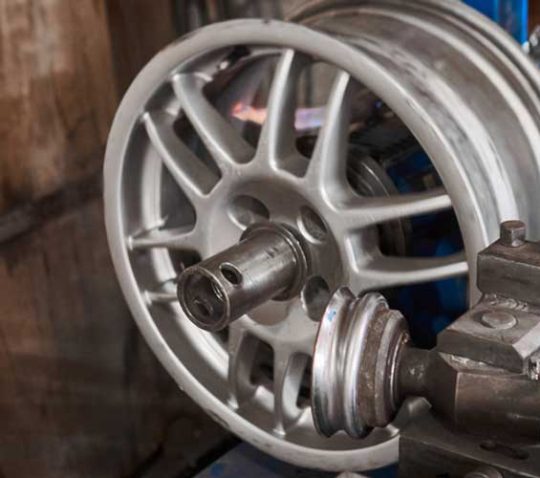 What to Expect from a Professional Rim Repair Service | 